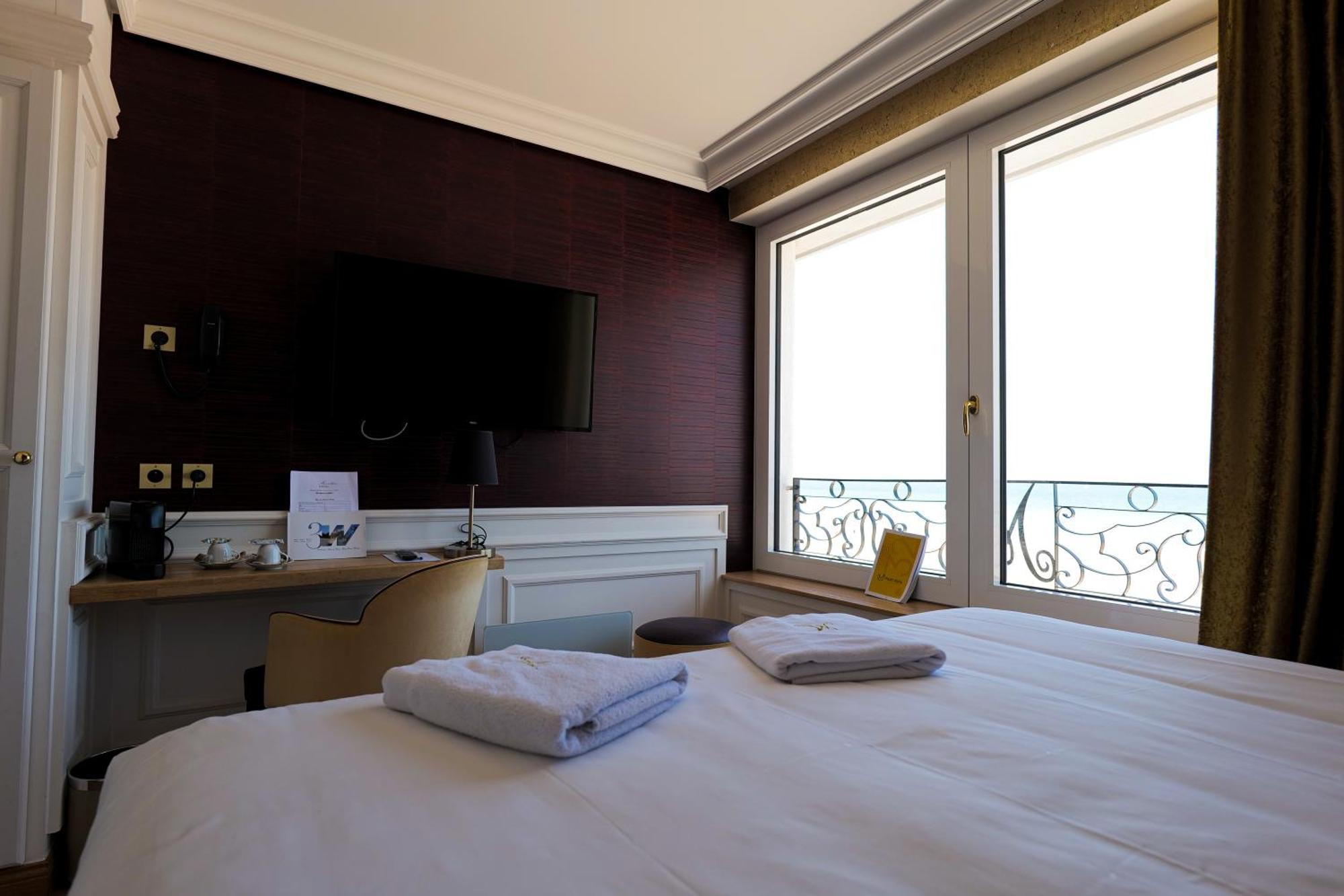 Hotel Merveilleux Cote Mer Duinkerke Buitenkant foto