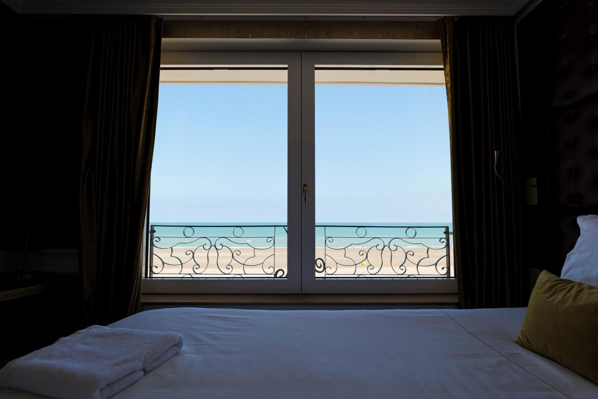 Hotel Merveilleux Cote Mer Duinkerke Buitenkant foto