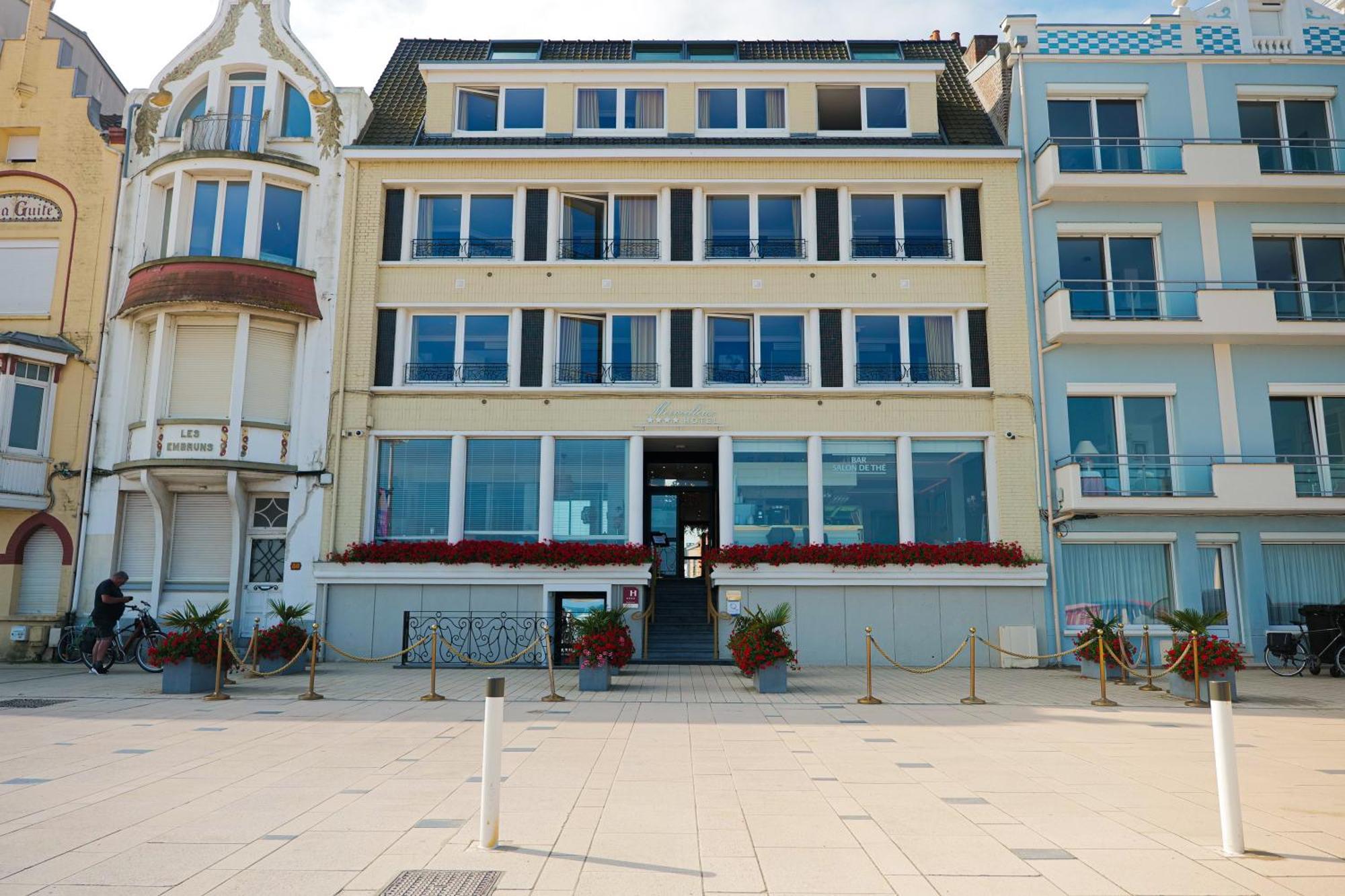 Hotel Merveilleux Cote Mer Duinkerke Buitenkant foto