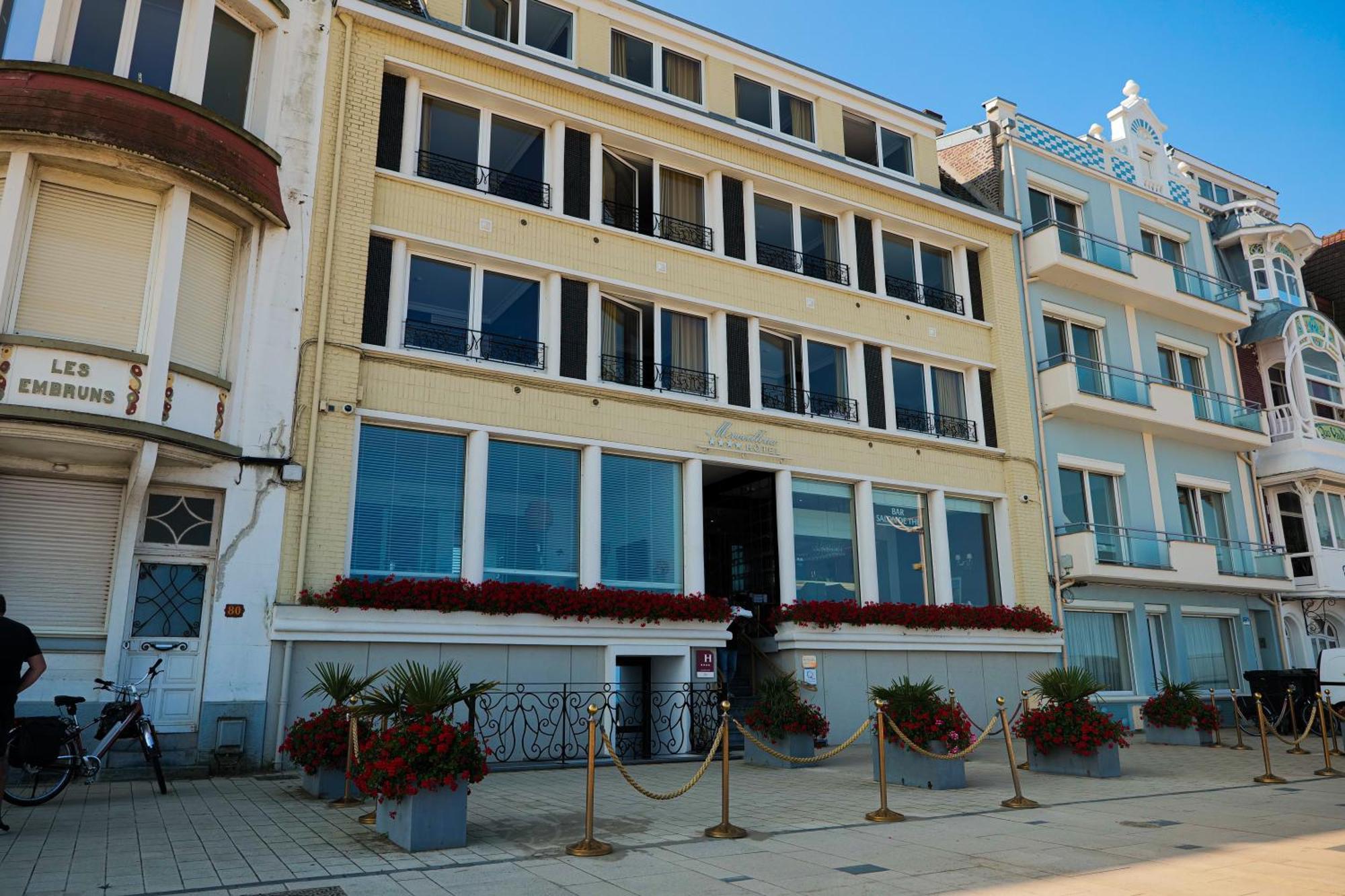 Hotel Merveilleux Cote Mer Duinkerke Buitenkant foto