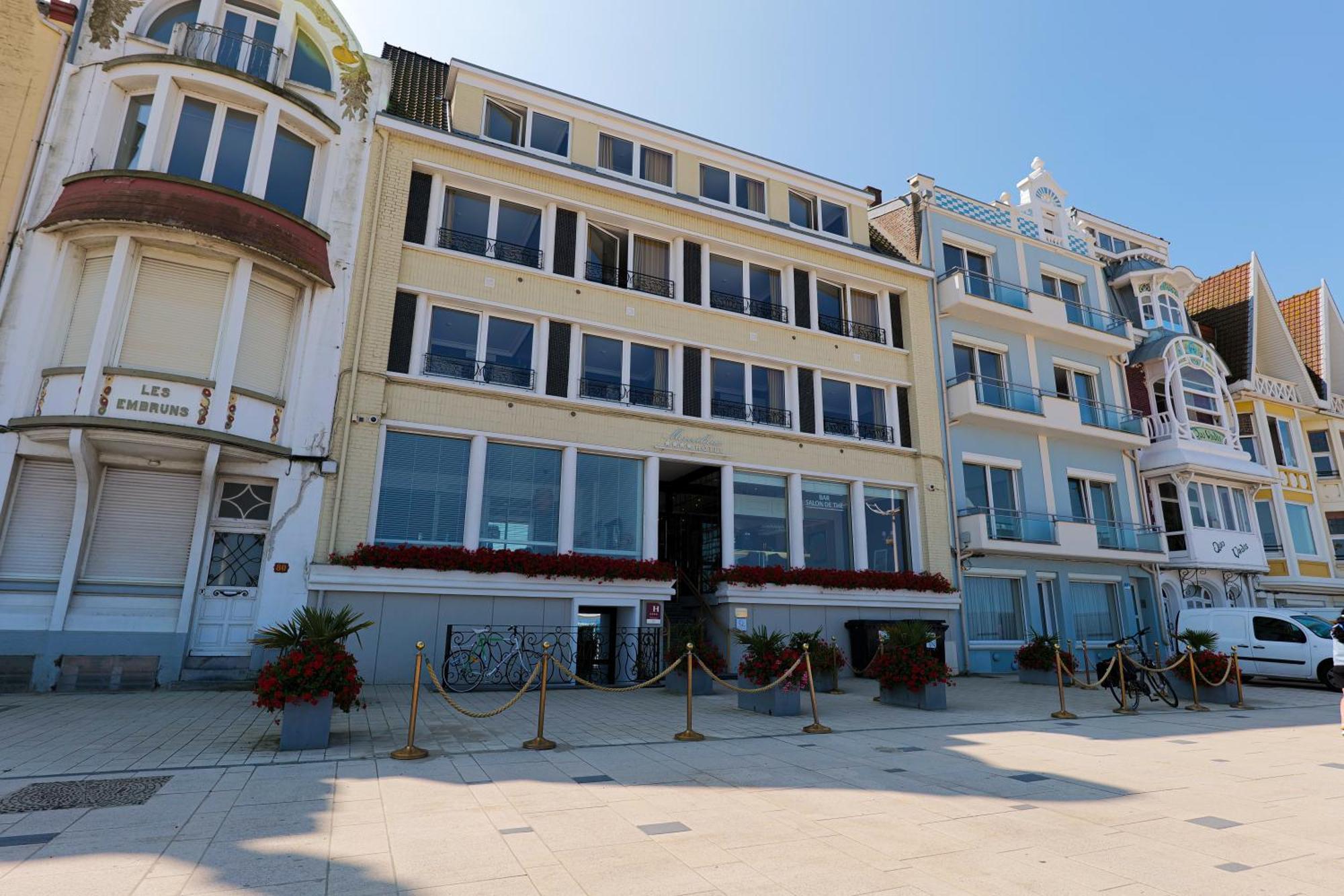 Hotel Merveilleux Cote Mer Duinkerke Buitenkant foto