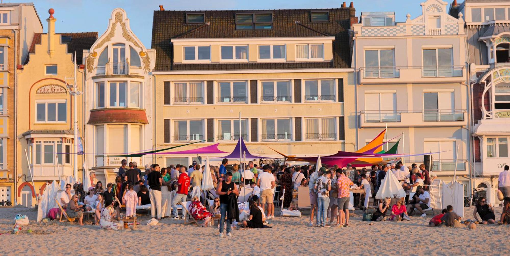 Hotel Merveilleux Cote Mer Duinkerke Buitenkant foto
