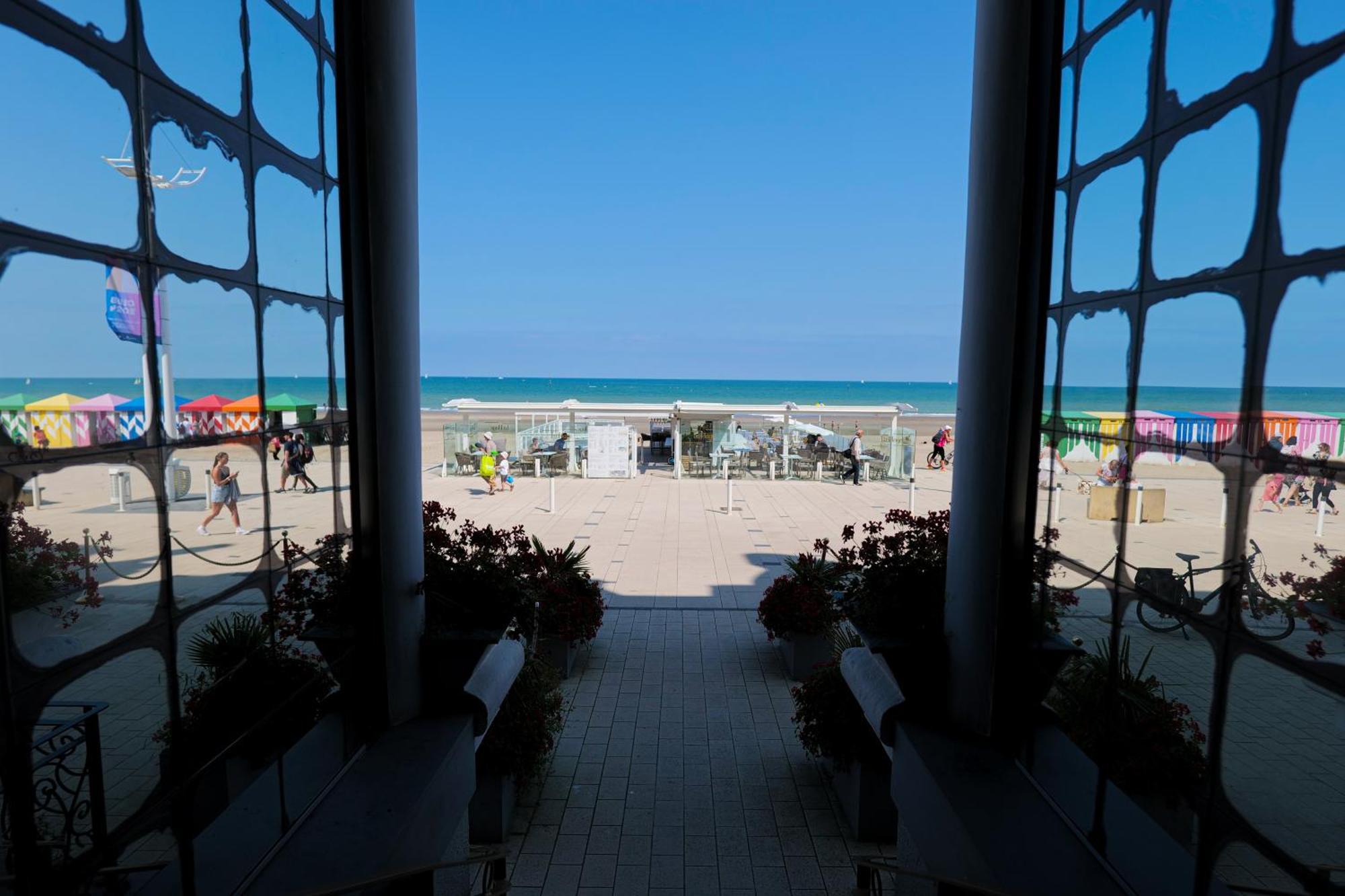 Hotel Merveilleux Cote Mer Duinkerke Buitenkant foto